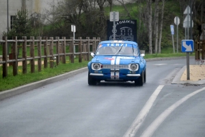 Dunières : les passionnés de voitures anciennes aux anges avec le Tour Auto