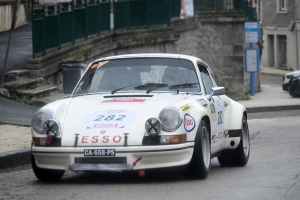 Dunières : les passionnés de voitures anciennes aux anges avec le Tour Auto