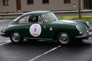 Dunières : les passionnés de voitures anciennes aux anges avec le Tour Auto