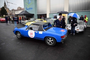 Dunières : les passionnés de voitures anciennes aux anges avec le Tour Auto