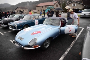 Dunières : les passionnés de voitures anciennes aux anges avec le Tour Auto