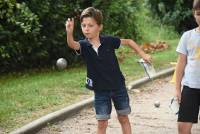 Retournac : les enfants du centre de loisirs du Cros initiés à la pétanque