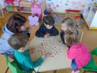 Sainte-Sigolène : les parents au côté de leurs enfants à l&#039;école maternelle