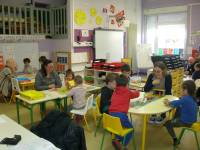 Sainte-Sigolène : les parents au côté de leurs enfants à l&#039;école maternelle