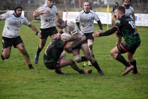 Rugby : Tence accroche le bonus défensif contre le leader