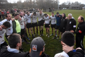 Rugby : Tence accroche le bonus défensif contre le leader