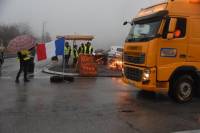 Monistrol-sur-Loire : la pluie s&#039;invite, les Gilets jaunes persistent