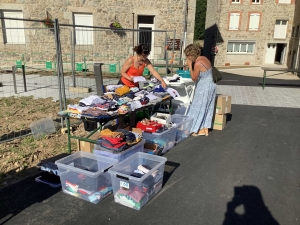 Riotord : l&#039;opération &quot;Vide ta chambre&quot; a débuté ce dimanche devant l&#039;école privée