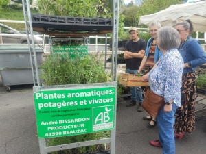 Le Chambon-sur-Lignon : des plantes, des fleurs et des gourmandises dans l&#039;Esprit jardin