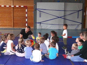 Les maternelles de Grazac s’initient à la gymnastique