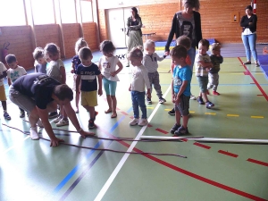 Les maternelles de Grazac s’initient à la gymnastique