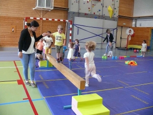 Les maternelles de Grazac s’initient à la gymnastique