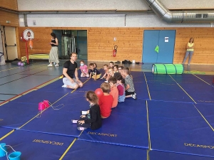 Les maternelles de Grazac s’initient à la gymnastique