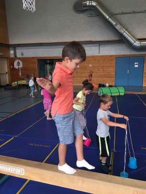 Les maternelles de Grazac s’initient à la gymnastique