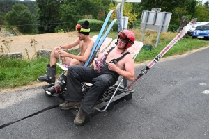 Saint-André-de-Chalencon : sept chars olympiques défilent dans le village (vidéo)