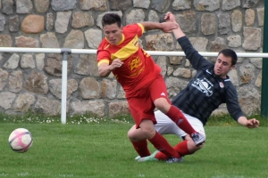 Foot : Sainte-Sigolène taille patron à Montregard