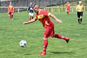 Foot : Sainte-Sigolène taille patron à Montregard