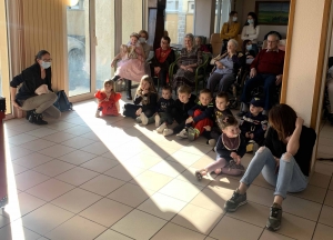 Saint-Maurice-de-Lignon : un magicien à l&#039;Ehpad pour les enfants et les résidents