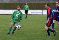 Les arbitres savent aussi jouer au football