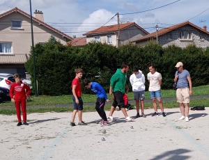 Montfaucon-en-Velay : 72 doublettes au concours de pétanque du foot