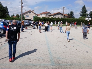 Montfaucon-en-Velay : 72 doublettes au concours de pétanque du foot