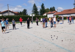 Montfaucon-en-Velay : 72 doublettes au concours de pétanque du foot