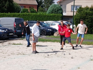 Montfaucon-en-Velay : 72 doublettes au concours de pétanque du foot