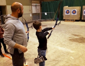 Retournac : les élèves de CM de l&#039;école Arc-en-Ciel se mettent au tir à l&#039;arc