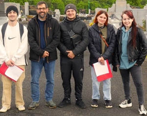 Yssingeaux : 6 jeunes localisent les tombes des &quot;Morts pour la France&quot; au cimetière