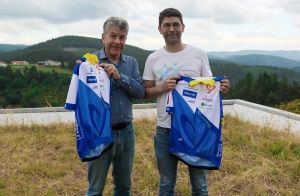 Saint-Bonnet-le-Froid : Régis et Jacques Marcon habillés aux couleurs de la Sap&#039;Auvergne