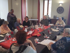 Montfaucon-en-Velay : le repas de Noël avec la nouvelle directrice du Triolet