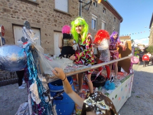 Saint-Pal-de-Mons : embouteillage de classards dans les rues du village (vidéo)