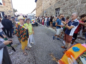 Saint-Pal-de-Mons : embouteillage de classards dans les rues du village (vidéo)