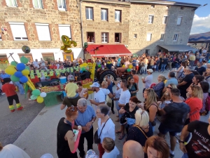 Saint-Pal-de-Mons : embouteillage de classards dans les rues du village (vidéo)