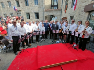 A Saint-Pal-de-Chalencon, le prince Albert de Monaco remonte le temps