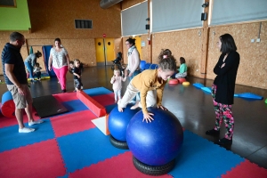 Saint-Maurice-de-Lignon : le cirque pour créer du lien entre parents et enfants