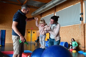 Saint-Maurice-de-Lignon : le cirque pour créer du lien entre parents et enfants