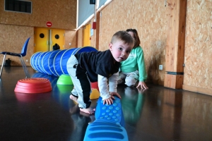 Saint-Maurice-de-Lignon : le cirque pour créer du lien entre parents et enfants