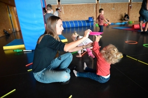 Saint-Maurice-de-Lignon : le cirque pour créer du lien entre parents et enfants