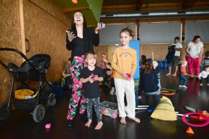 Saint-Maurice-de-Lignon : le cirque pour créer du lien entre parents et enfants