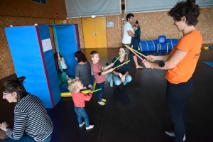 Saint-Maurice-de-Lignon : le cirque pour créer du lien entre parents et enfants