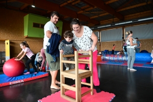 Saint-Maurice-de-Lignon : le cirque pour créer du lien entre parents et enfants