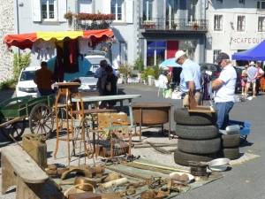 Fay-sur-Lignon : 132 exposants au vide-grenier