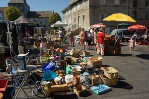 Fay-sur-Lignon : 132 exposants au vide-grenier