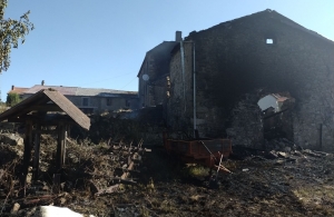 Une grange détruite dans un incendie, le propriétaire porté disparu