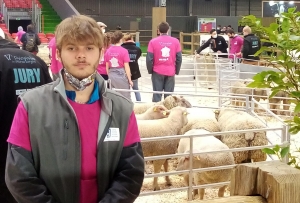 Beaux : Pierre Moulin engagé au Salon de l&#039;agriculture aux Ovinpiades des jeunes bergers