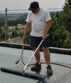 Saint-Pal-de-Mons : Franck Soulas assure l&#039;étanchéité des toits terrasses