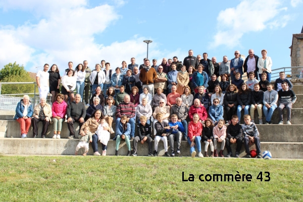 Crédit DR|Le doyen Maurice, 86 ans et la petite dernière, Ozlem, 6 mois. Crédit DR||