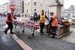 Les pompiers enchaînent les exercices sur le marché, les entreprises et les commerces à Yssingeaux