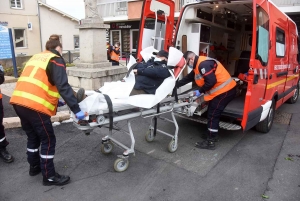 Les pompiers enchaînent les exercices sur le marché, les entreprises et les commerces à Yssingeaux